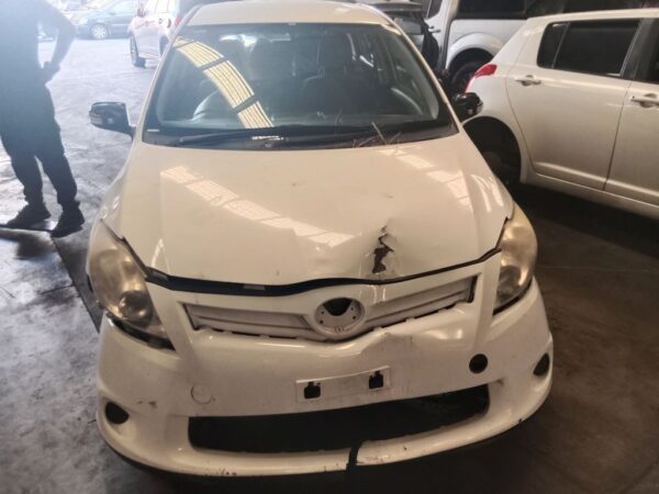 P4648 - Toyota corolla hatchback 2010 White Wrecking