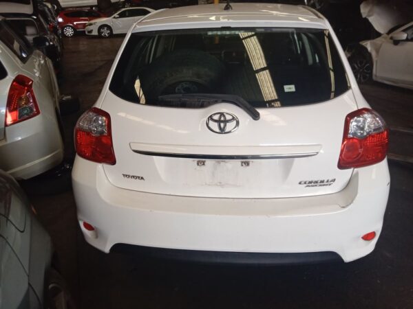 P4648 - Toyota corolla hatchback 2010 White Wrecking - Image 16