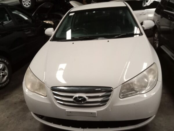 P4658 - Hyundai Elantra 2009 White Wrecking