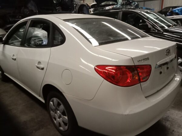 P4658 - Hyundai Elantra 2009 White Wrecking - Image 16