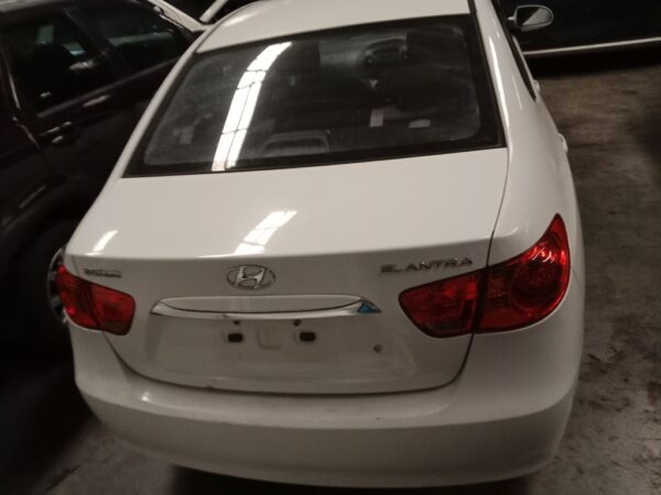 P4658 - Hyundai Elantra 2009 White Wrecking - Image 24