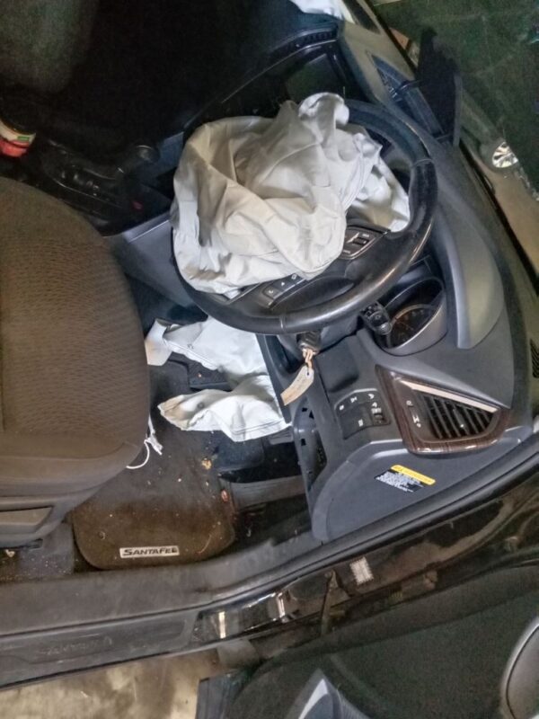 P4832 - Hyundai Santa Fe 2015 Black Wrecking - Image 6