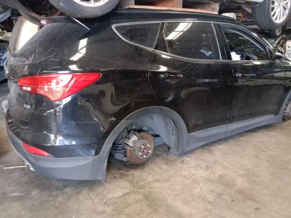 P4832 - Hyundai Santa Fe 2015 Black Wrecking - Image 11