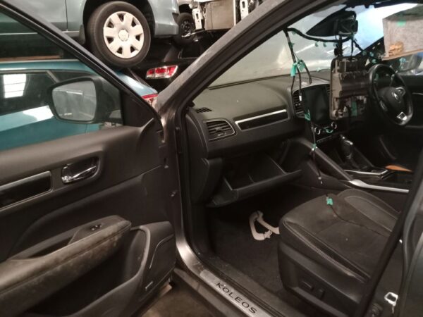 P4833 - Renault koleos 2017 Grey Wrecking - Image 3