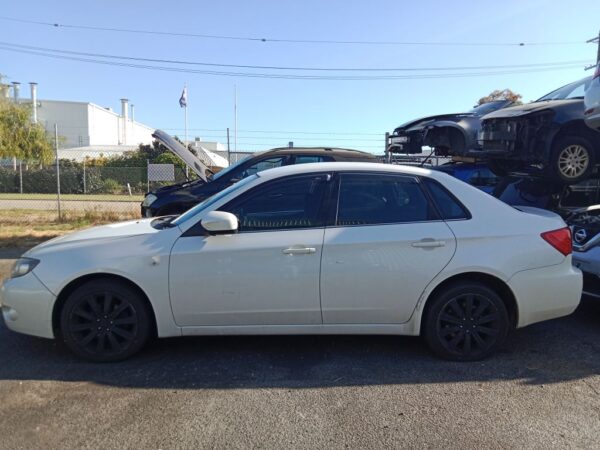 P4837 - Subaru Impreza 2008 White Wrecking - Image 10