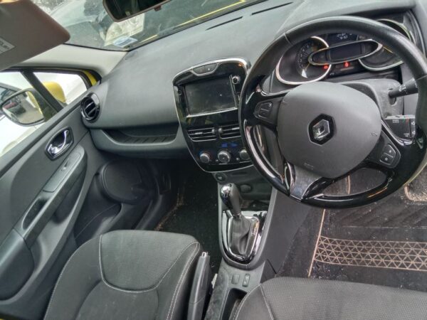 P4838 - Renault Clio 2014 yellow Wrecking - Image 3