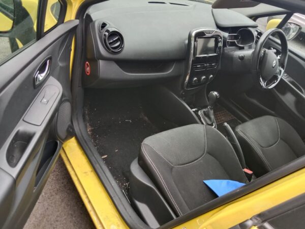 P4838 - Renault Clio 2014 yellow Wrecking - Image 5