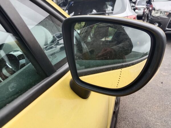 P4838 - Renault Clio 2014 yellow Wrecking - Image 7