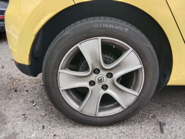 P4838 - Renault Clio 2014 yellow Wrecking - Image 9