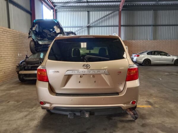 P4839 - Toyota Kluger 2008 Gold Wrecking - Image 16