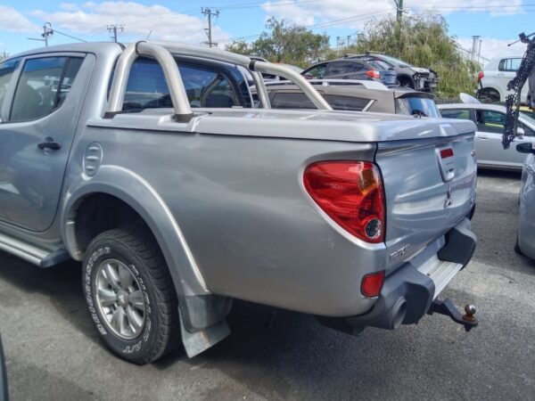 P4841 - Mitsubishi Triton 2013 Silver Wrecking - Image 8