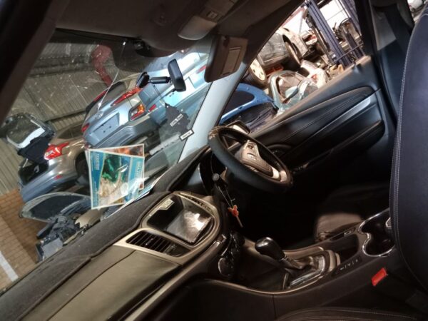 P4842 - Holden Commodore 2014 Silver Wrecking - Image 4