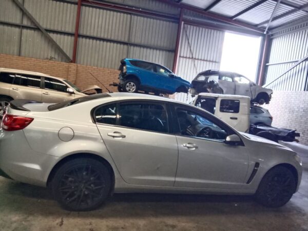 P4842 - Holden Commodore 2014 Silver Wrecking - Image 9
