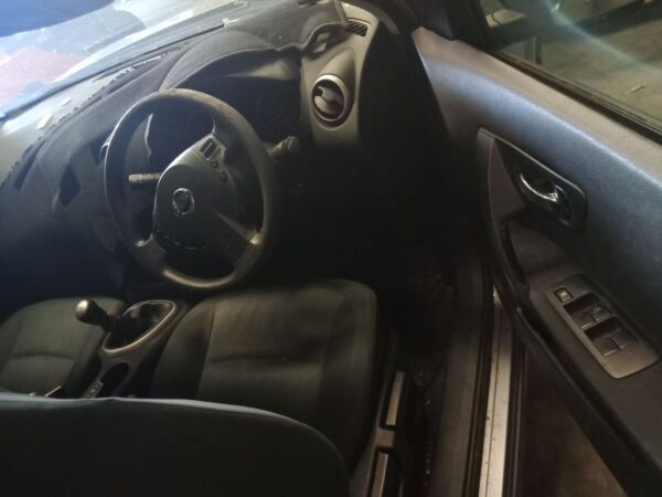 P4844 - Nissan Dualis 2012 Grey Wrecking - Image 2