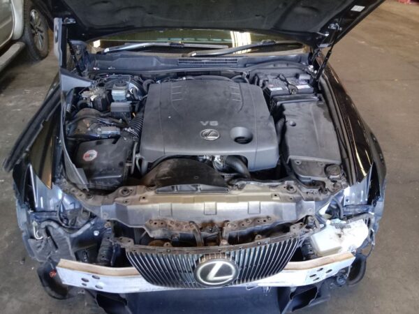 P4846 - Lexus IS250 2006 Blue Wrecking - Image 2