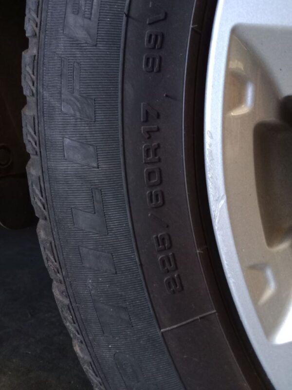 P4849 - Subaru outback 2011 Grey Wrecking - Image 8