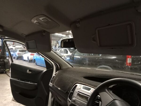 P4850 - Hyundai i20 2011 White Wrecking - Image 7