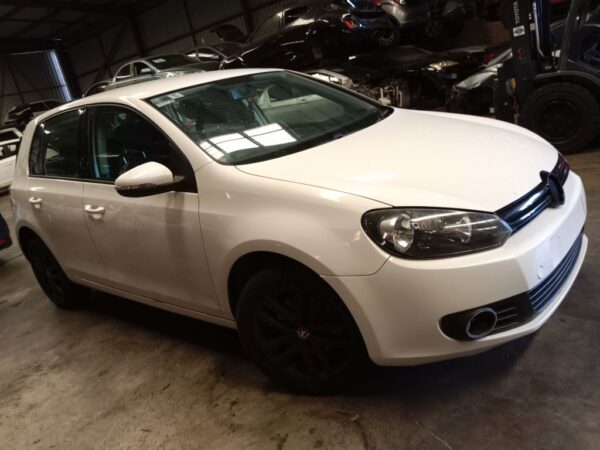 P4851 - Volkswagen golf 2012 White Wrecking - Image 9