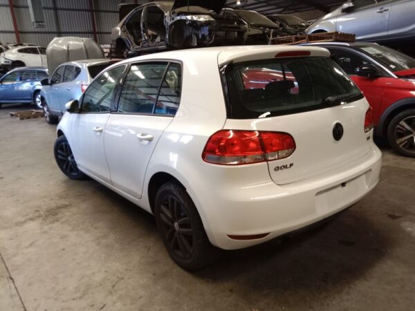 P4851 - Volkswagen golf 2012 White Wrecking - Image 14