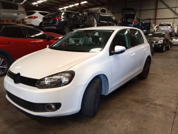 P4851 - Volkswagen golf 2012 White Wrecking - Image 16