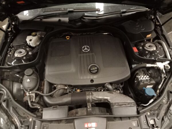 P4852 - Mercedes Benz E Class 2014 Black Wrecking - Image 2