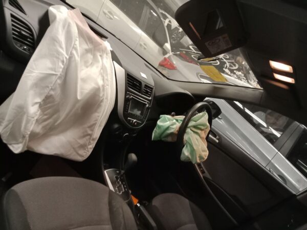 P4853 - Hyundai accent 2014 White Wrecking - Image 5