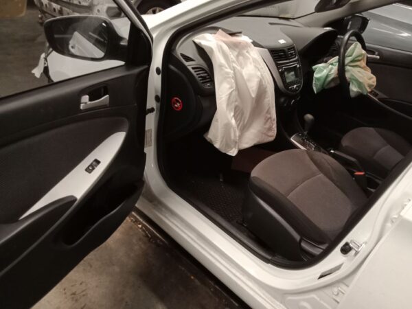P4853 - Hyundai accent 2014 White Wrecking - Image 6