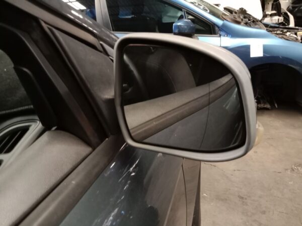 P4855 - Ford Focus 2014 Grey Wrecking - Image 10