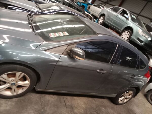 P4855 - Ford Focus 2014 Grey Wrecking - Image 12