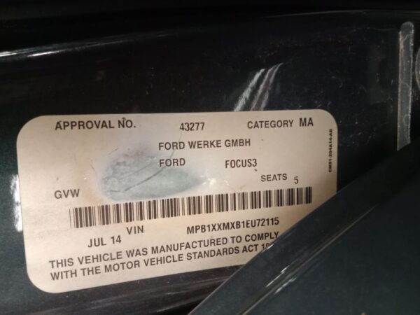 P4855 - Ford Focus 2014 Grey Wrecking - Image 15