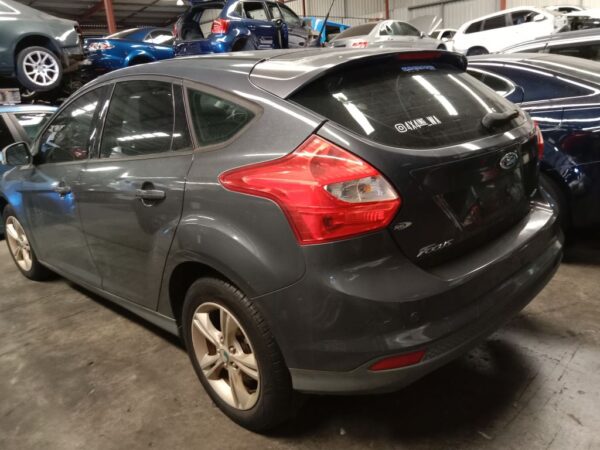 P4855 - Ford Focus 2014 Grey Wrecking - Image 16