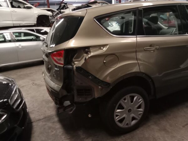 P4857 - Ford Kuga 2014 Gold Wrecking - Image 9
