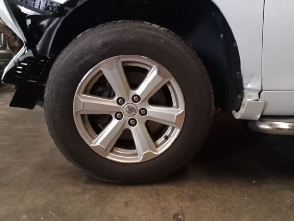 P4858 - Toyota Kluger 2009 White Wrecking - Image 5