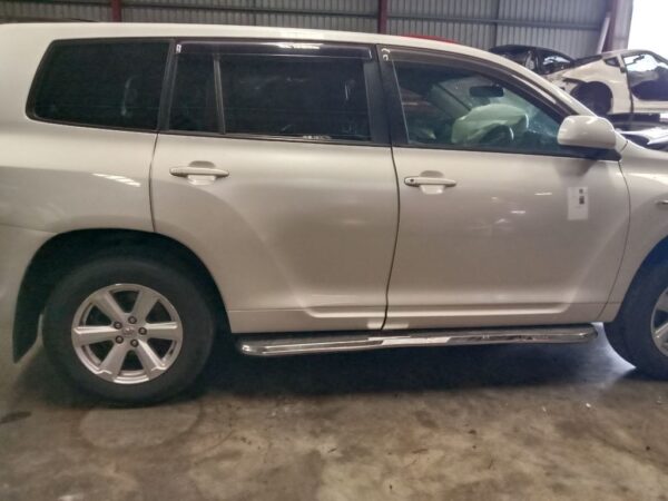P4858 - Toyota Kluger 2009 White Wrecking - Image 9