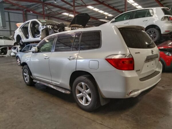 P4858 - Toyota Kluger 2009 White Wrecking - Image 11