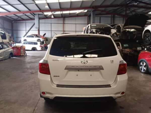 P4858 - Toyota Kluger 2009 White Wrecking - Image 16