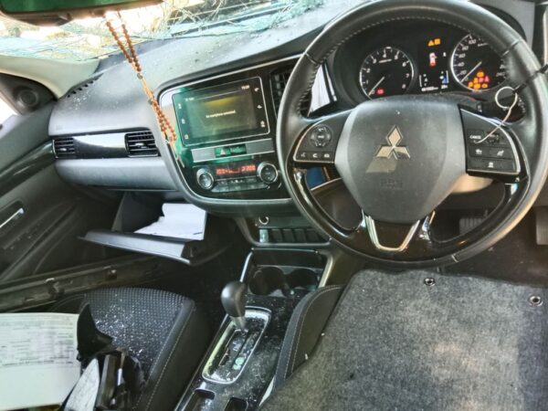 P4860 - Mitsubishi outlander 2019 Grey Wrecking - Image 3