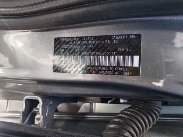 P4860 - Mitsubishi outlander 2019 Grey Wrecking - Image 13