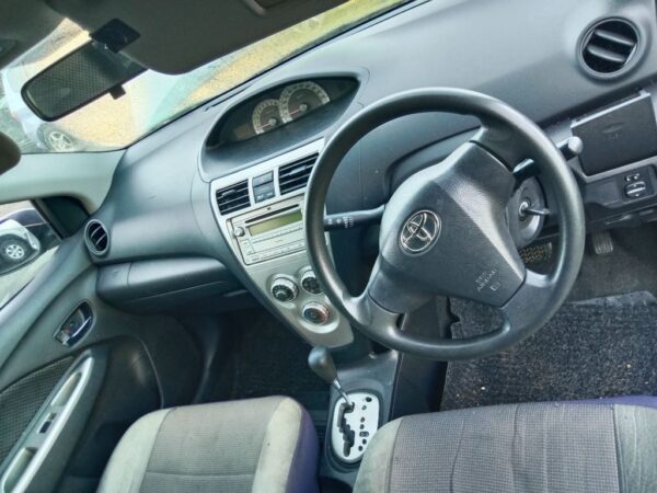 P4863 - Toyota Yaris 2007 Silver Wrecking - Image 3