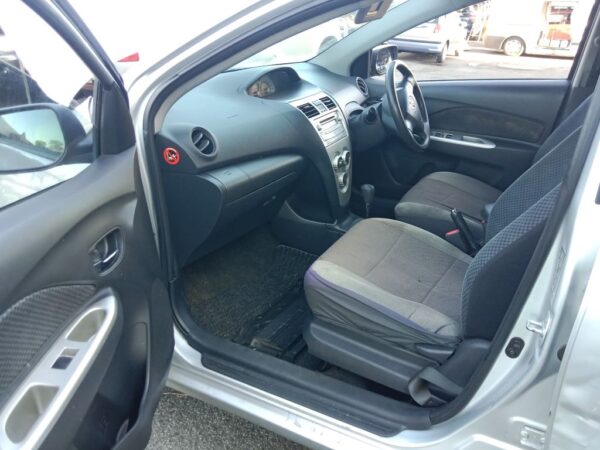 P4863 - Toyota Yaris 2007 Silver Wrecking - Image 4