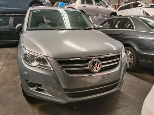 P4865 - Volkswagen Tiguan 2010 Grey Wrecking