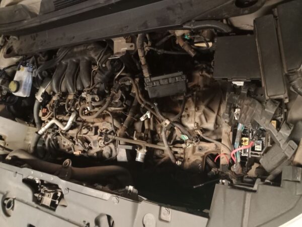 P4868 - Nissan Pathfinder 2014 Grey Wrecking - Image 2
