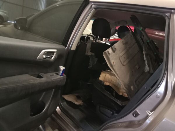 P4868 - Nissan Pathfinder 2014 Grey Wrecking - Image 4