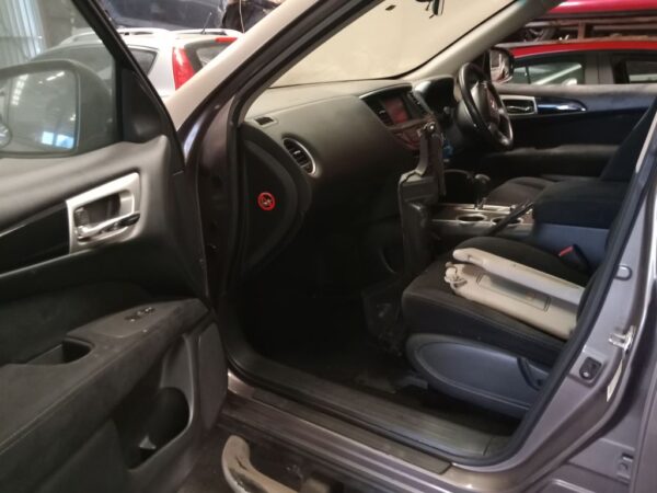 P4868 - Nissan Pathfinder 2014 Grey Wrecking - Image 5