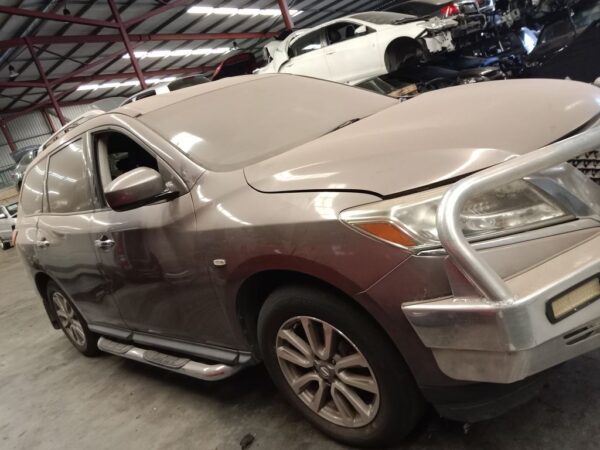 P4868 - Nissan Pathfinder 2014 Grey Wrecking - Image 9