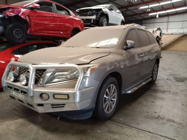 P4868 - Nissan Pathfinder 2014 Grey Wrecking - Image 12
