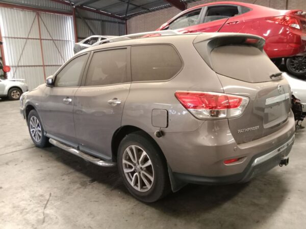 P4868 - Nissan Pathfinder 2014 Grey Wrecking - Image 16
