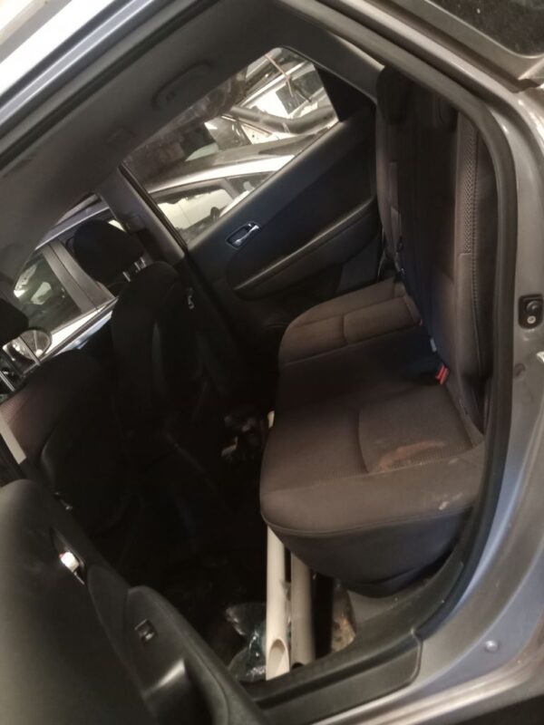 P4869 - Hyundai i30 2010 Grey Wrecking - Image 3