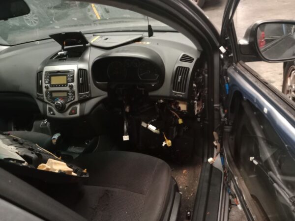 P4869 - Hyundai i30 2010 Grey Wrecking - Image 8