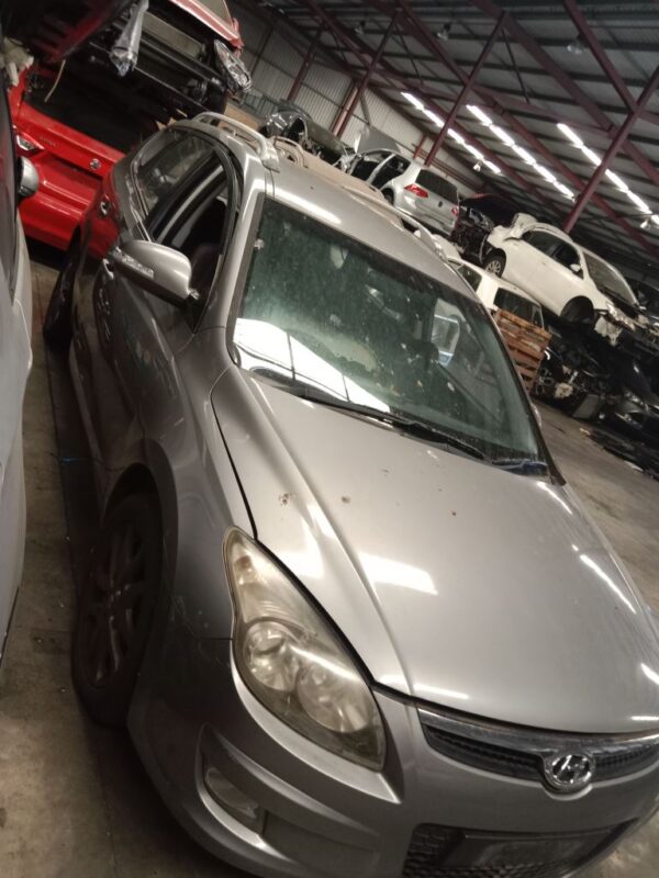 P4869 - Hyundai i30 2010 Grey Wrecking - Image 9